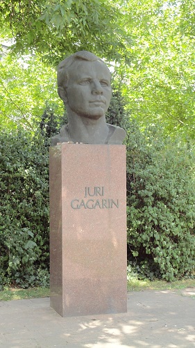Erfurt Lese Gagarin Denkmal